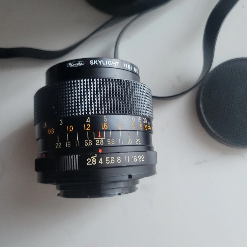 Kamero Auto 1:2.8 35mm Wide Angle Minolta MD Mount Lens in Nice Condition Case